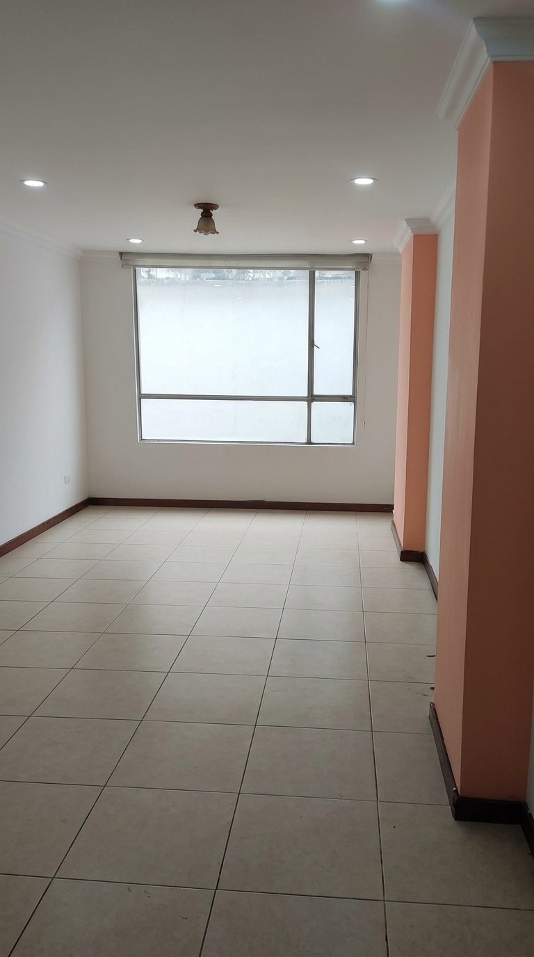 Amplio apartamento de 3 habitaciones con jacuzzi en Maridiaz
